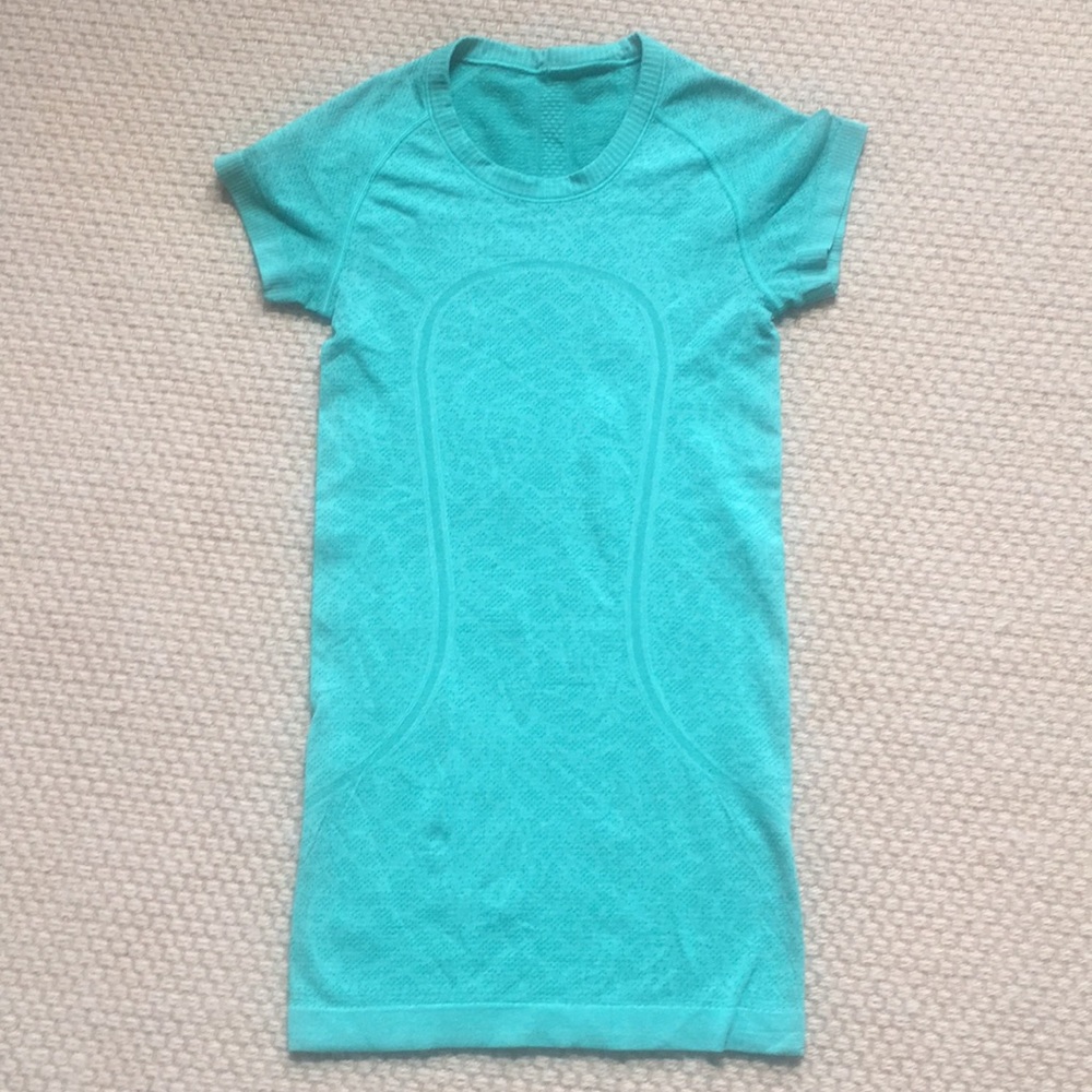 Lululemon Swifty tech short sleeved crew.